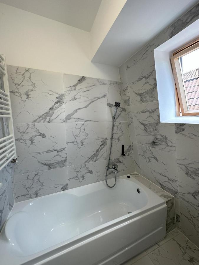 Elisio - Maple House Apartment Ghimbav Екстериор снимка
